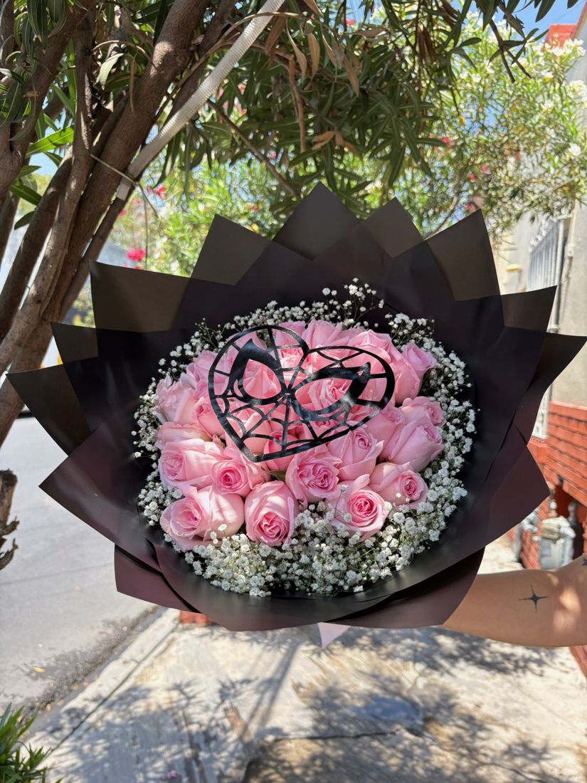 RAMO GWEN - 36 rosas rosas, Bellafiora Florería